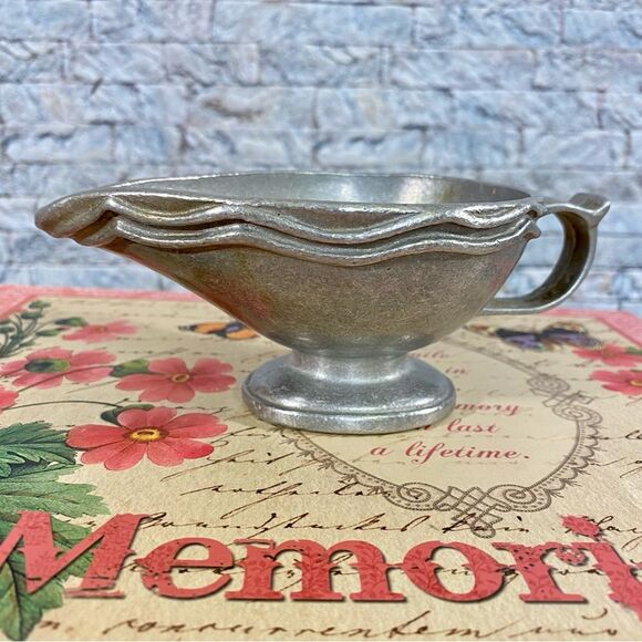 Vintage 1970s Pewter Gravy Boat Colonial Style Old World Viking Vibe - Picture 1 of 6